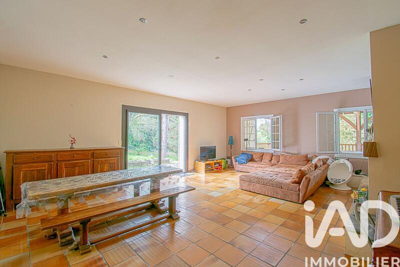 Maison - 278 m² - 10 pièces