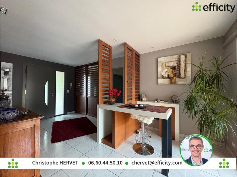 Pavillon - 238 m² - 8 pièces