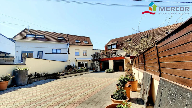 Maison - 250 m² - 4 pièces