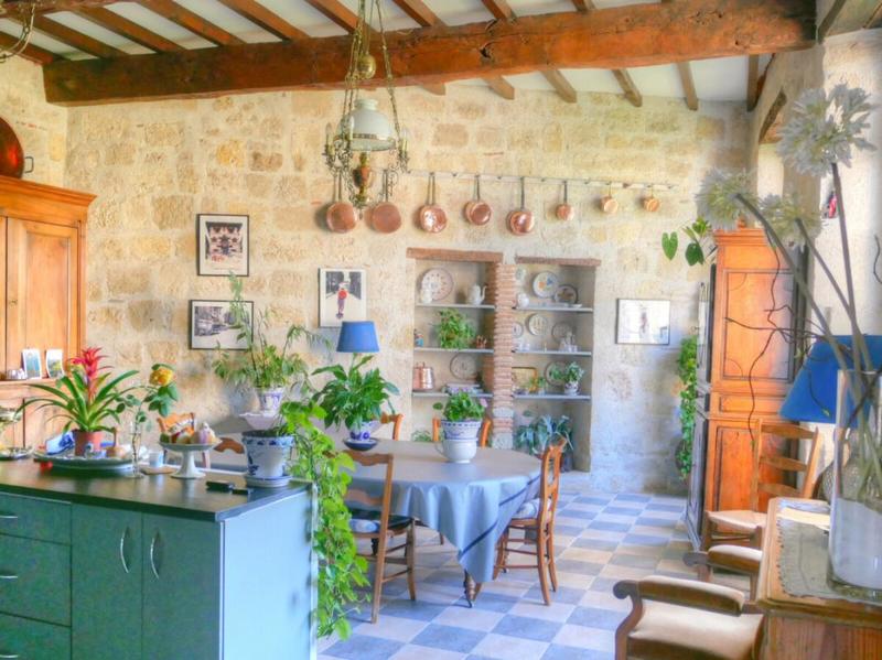 Maison - 327 m² - 12 pièces