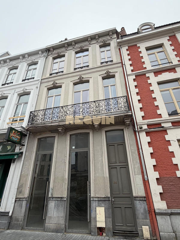 Appartement - 96 m² - 5 pièces