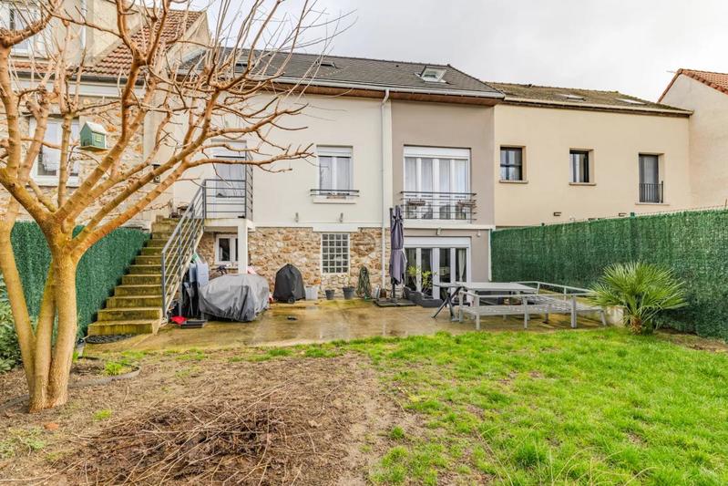 Maison - 104 m² - 4 pièces