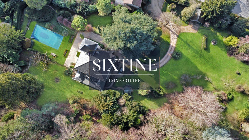 Manoir - 330 m² - 12 pièces