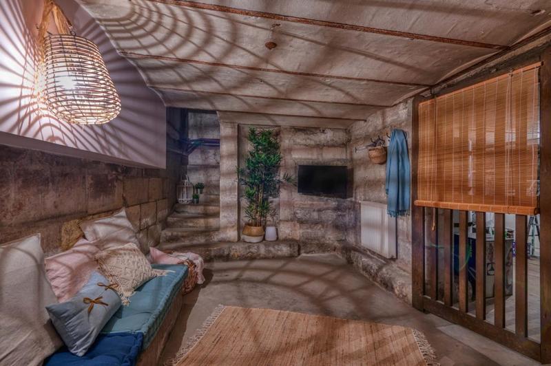 Maison - 251 m² - 12 pièces