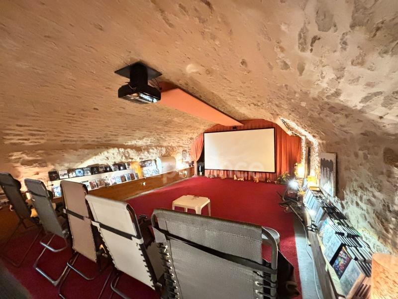 Maison - 304 m² - 10 pièces