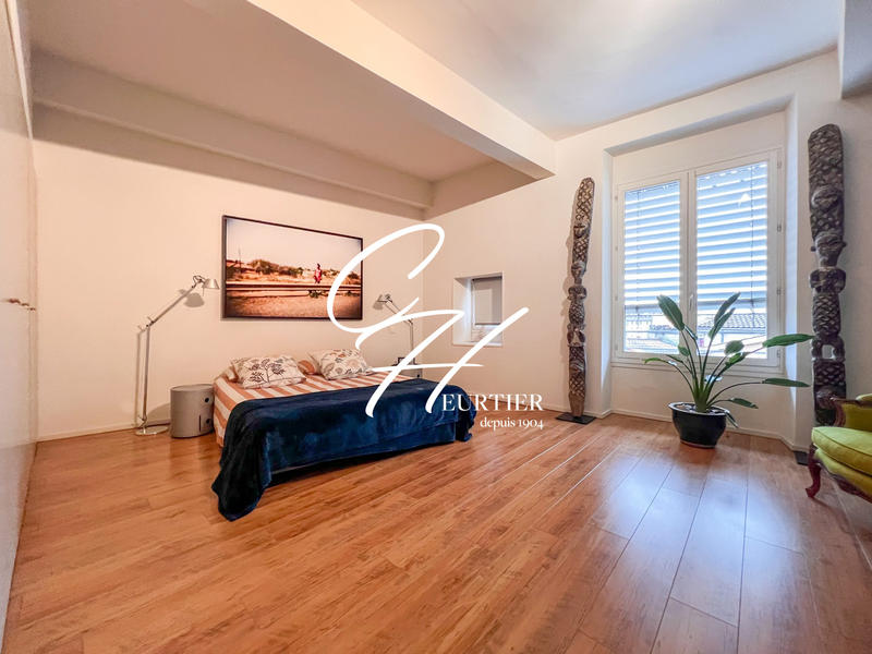 Appartement - 183 m² - 5 pièces