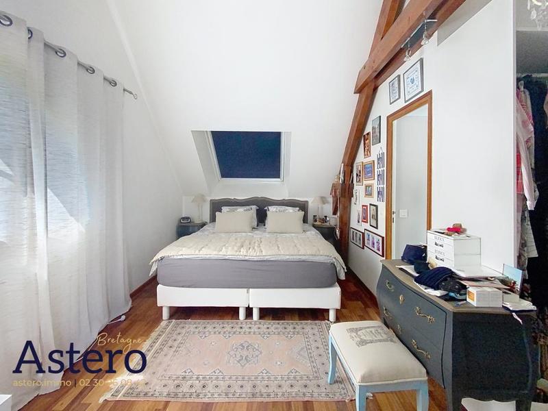 Propriété - 255 m² - 8 pièces