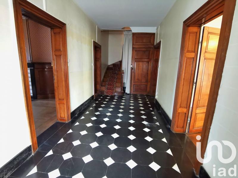 Maison - 220 m² - 7 pièces