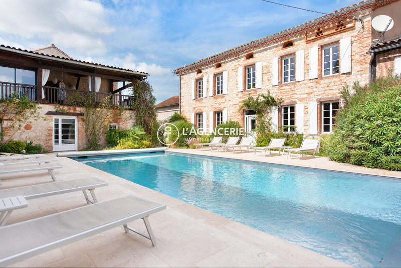 Maison ancienne - 522 m² - 11 pièces