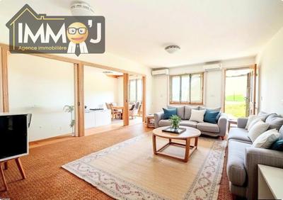 Maison - 210 m² - 4 pièces