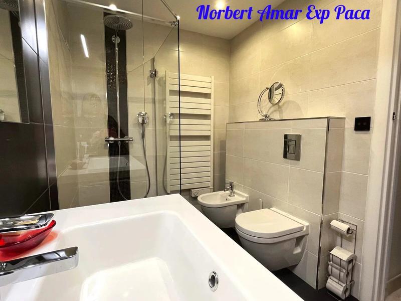 Appartement - 100 m² - 5 pièces