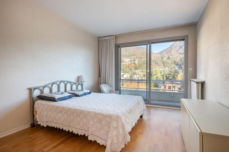 Appartement - 93 m² - 3 pièces