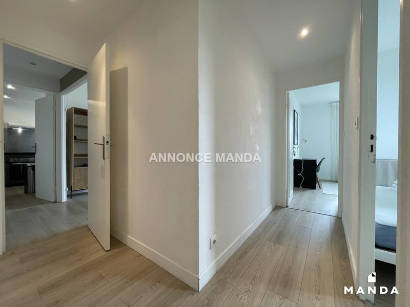 Chambre - 10 m² - 4 pièces