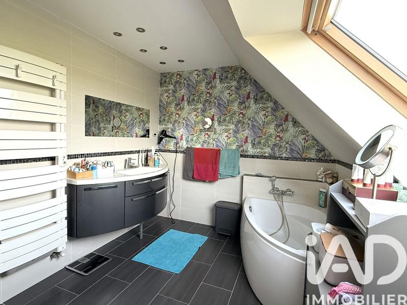 Maison - 140 m² - 5 pièces