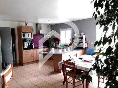 Maison - 86 m² - 4 pièces