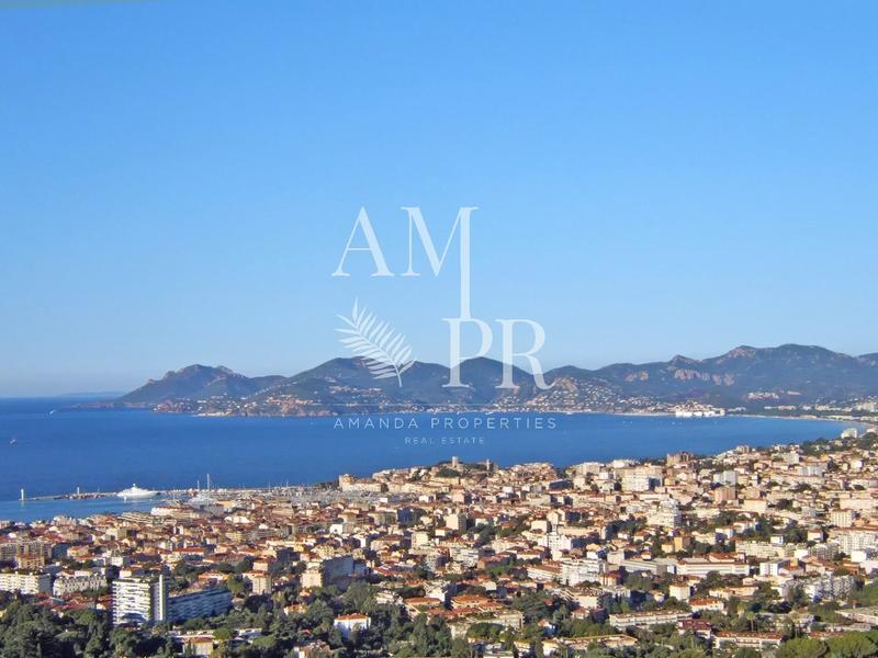 Villa sur toit - 250 m² - 10 pièces