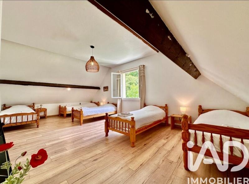 Maison - 200 m² - 8 pièces