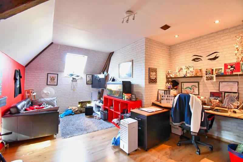 Maison ancienne - 258 m² - 8 pièces