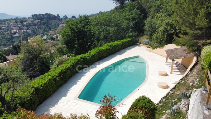 Appartement - 150 m² - 3 pièces