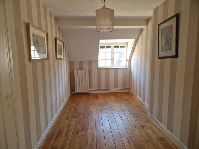 Maison - 340 m² - 12 pièces