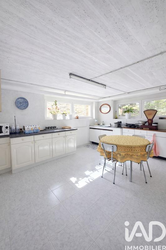 Maison - 240 m² - 5 pièces