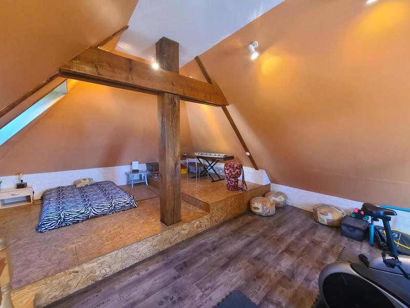 Maison - 215 m² - 6 pièces