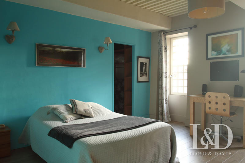 Maison - 439 m² - 10 pièces