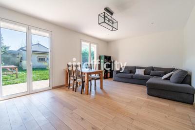 Pavillon - 105 m² - 6 pièces