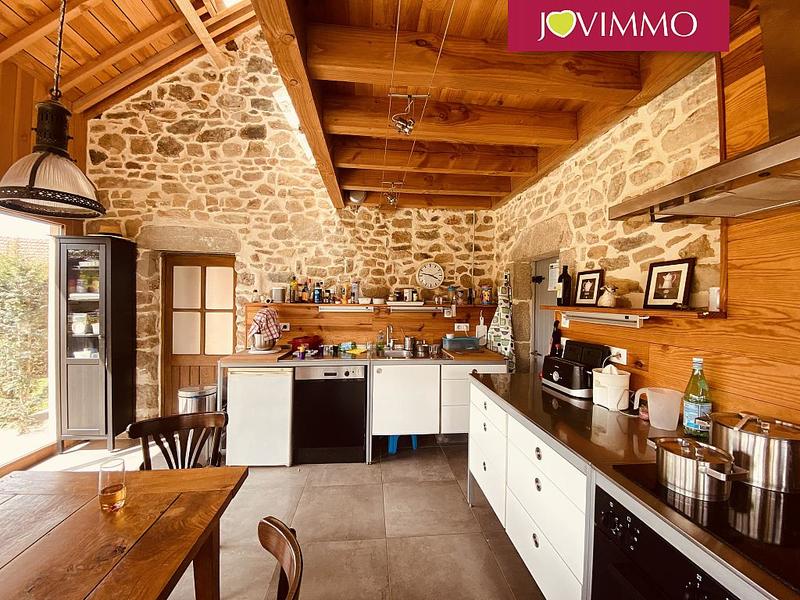 Maison - 250 m² - 9 pièces