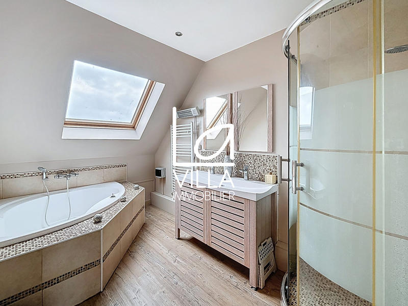 Maison - 170 m² - 7 pièces