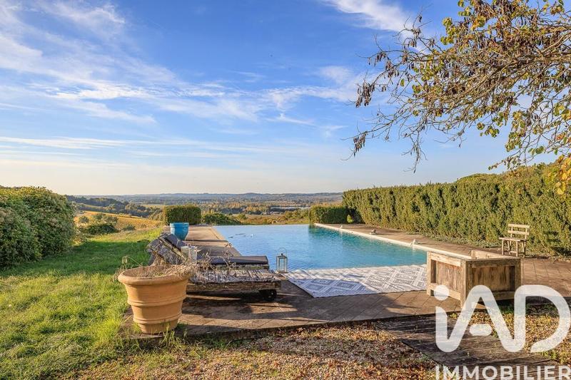 Maison - 195 m² - 6 pièces