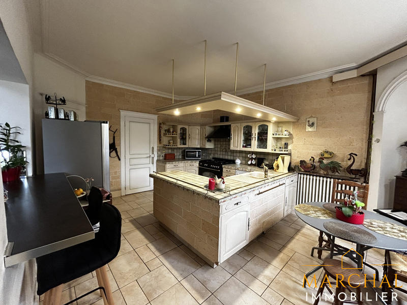 Maison ancienne - 315 m² - 8 pièces