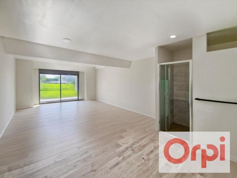 Maison - 409 m² - 6 pièces