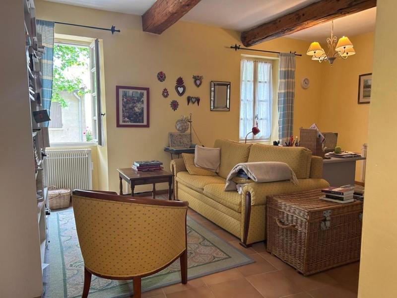 Maison - 241 m² - 9 pièces