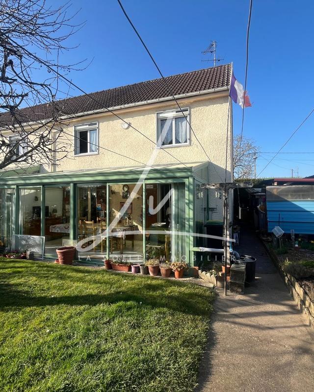 Maison - 104 m² - 5 pièces