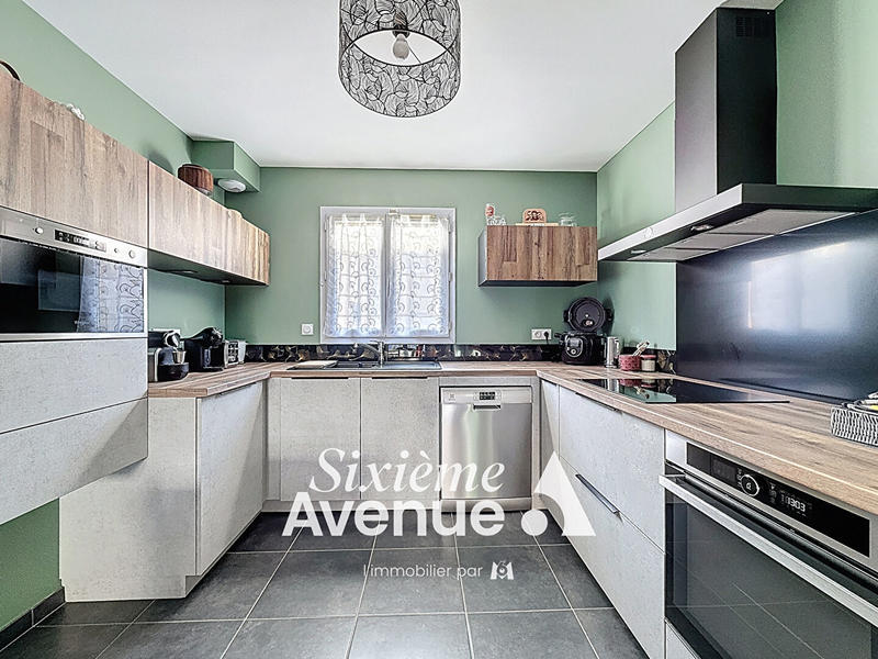 Maison - 104 m² - 5 pièces