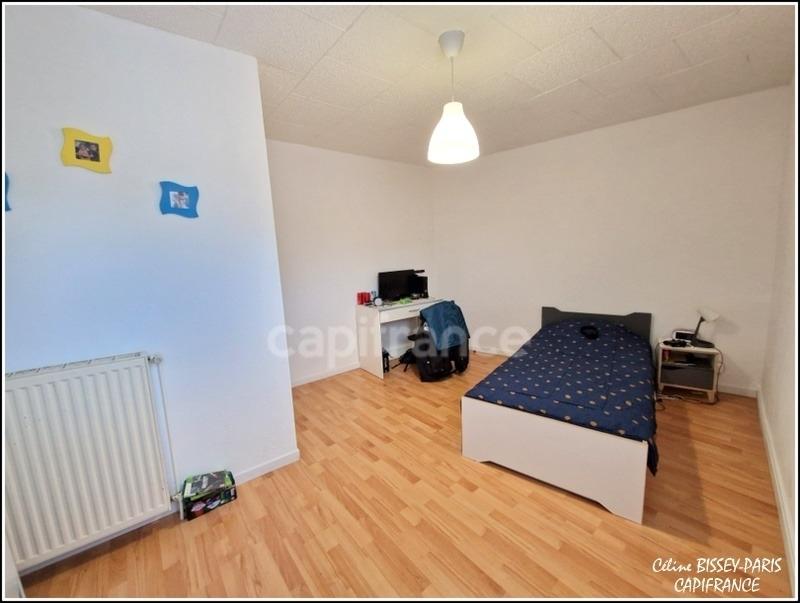 Maison - 208 m² - 7 pièces