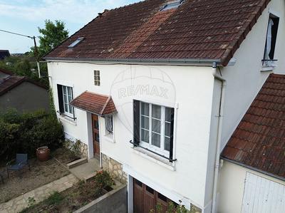 Maison - 96 m² - 4 pièces