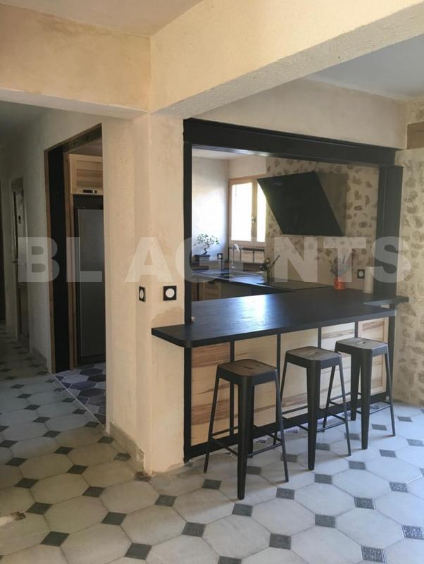 Maison - 248 m² - 8 pièces
