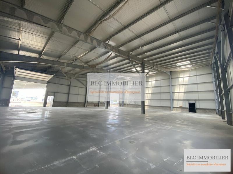 Entrepôt - 2 160 m²