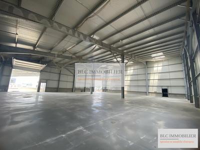 Entrepôt - 2 160 m²