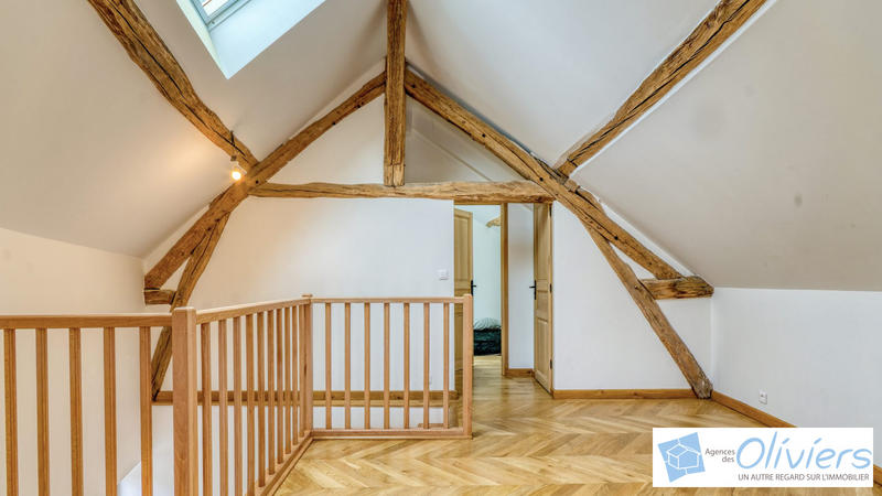 Maison - 229 m² - 9 pièces