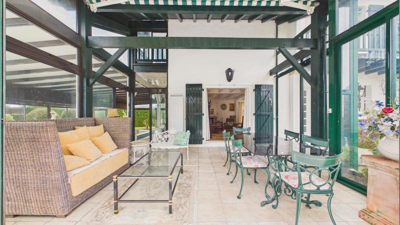 Maison - 200 m² - 7 pièces