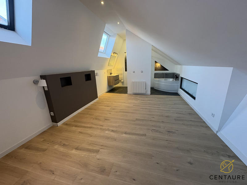 Loft - 117 m² - 5 pièces