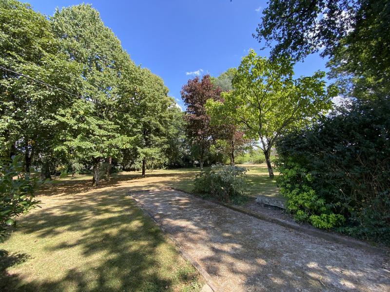 Maison - 395 m² - 7 pièces