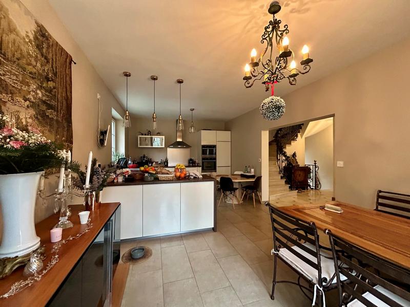 Maison - 197 m² - 6 pièces