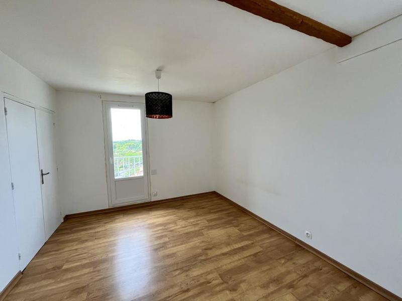 Appartement - 96 m² - 5 pièces