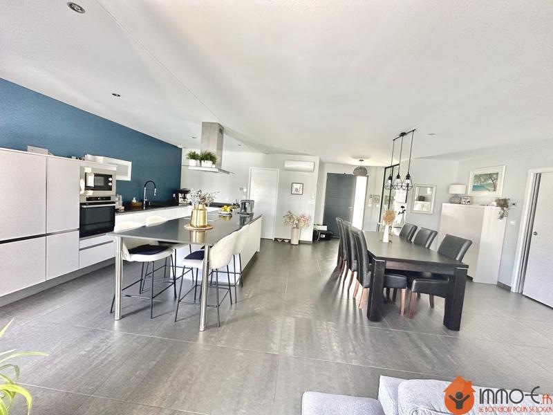 Maison - 140 m² - 5 pièces