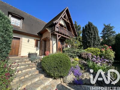 Maison - 255 m² - 8 pièces