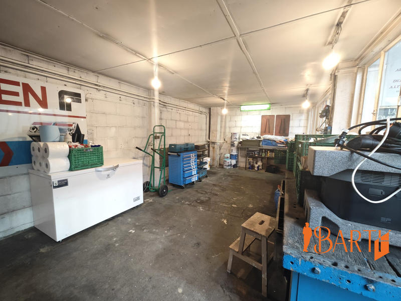 Maison - 325 m² - 4 pièces